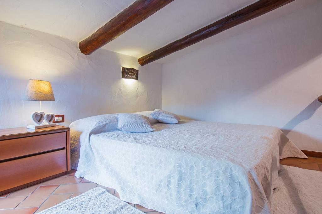 Casa Vacanze San Pantaleo Villa Bagian luar foto