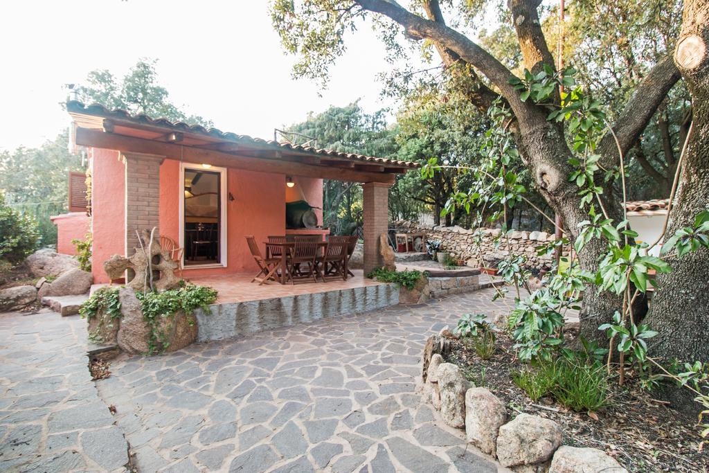 Casa Vacanze San Pantaleo Villa Bagian luar foto